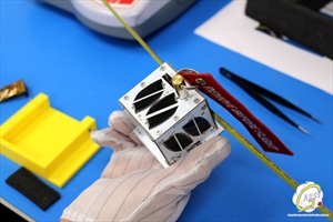 Los PocketQube se diferencian de los CubeSats por ser ocho veces menor en volumen. - Crédito: Diysatellite